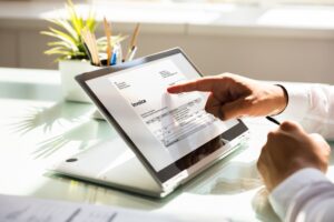 Mehr über den Artikel erfahren eRechnungen im B2B-Bereich ab 2025