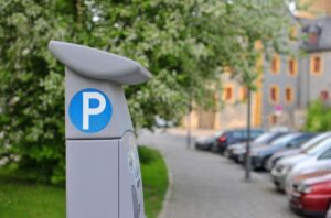 Mehr über den Artikel erfahren Parkplatzmiete: Minderung des geldwerten Vorteils