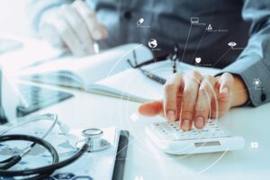 Mehr über den Artikel erfahren Krankenversicherung: Abziehbare Basisversicherung
